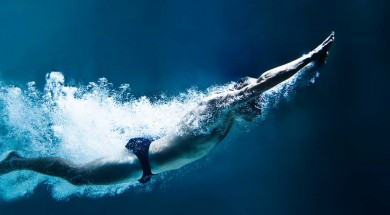 008-man-swim